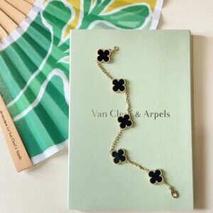 ✨Van Cleef & Arpels Black Onyx Bracelet✨